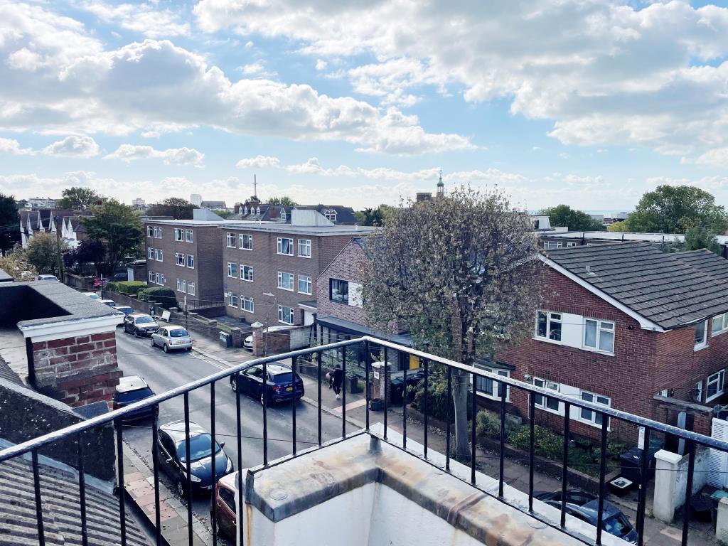 Lot: 54 - TOP FLOOR FLAT WITH ROOF TERRACE IN CITY CENTRE - South westerly view of city and coast from terrace